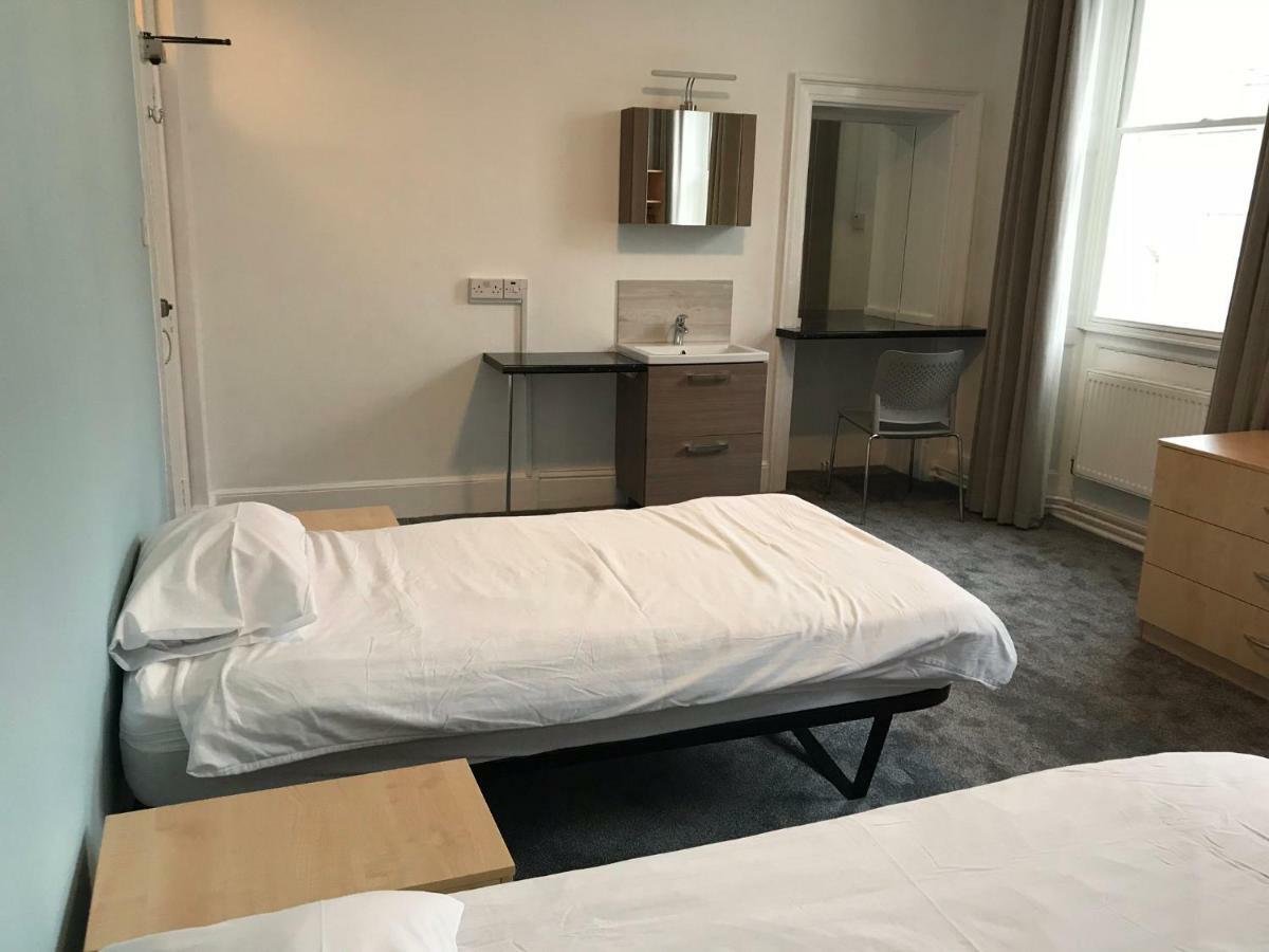 Number 6 Hotel Cheltenham Bagian luar foto